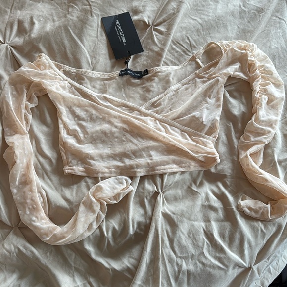PrettyLittle Thing Mesh Crop Top Bardot Top Ruched Sleeve size 4 - Picture 5 of 10